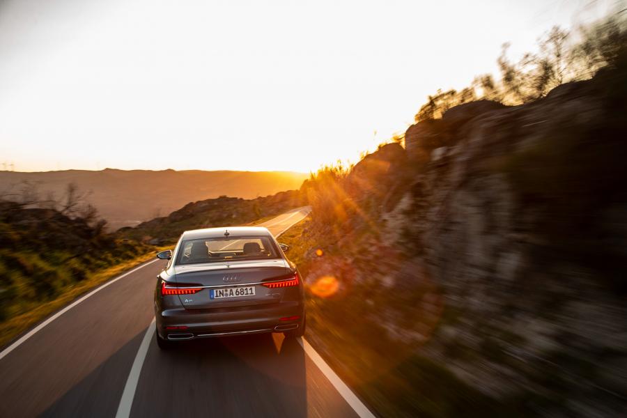  Audi A6 55 TFSI Quattro (C8) 2018 года  (WW) (фото 13 из 40)